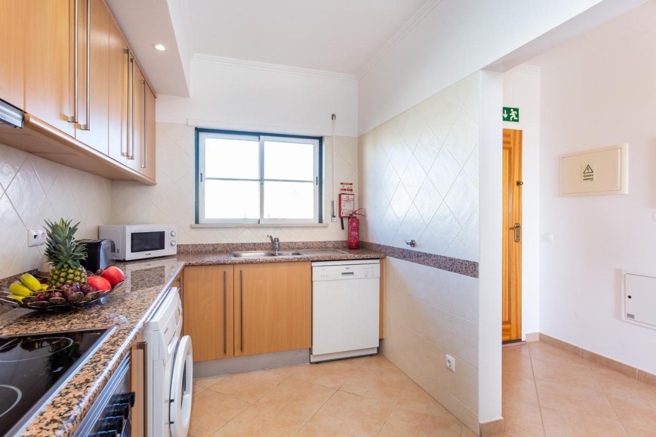 Lovely 2 Bedroom Apartment Including Pool, Stunning Ocean Views & Beach Closeby Luz Dış mekan fotoğraf