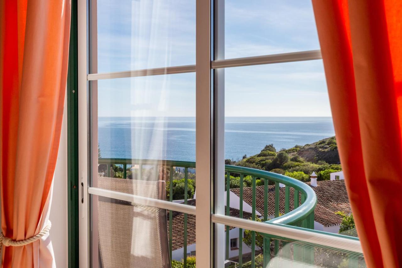 Lovely 2 Bedroom Apartment Including Pool, Stunning Ocean Views & Beach Closeby Luz Dış mekan fotoğraf